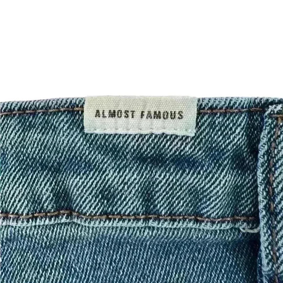 Almost Famous Mid Rise Jean Shorts Women's Size 7 Stretch Distressesd - Picture 6 of 8